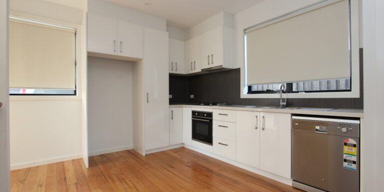 2-20 Bosquet st_kitchen
