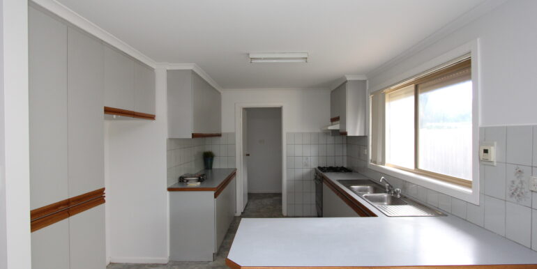 2-34 Somerset_kitchen