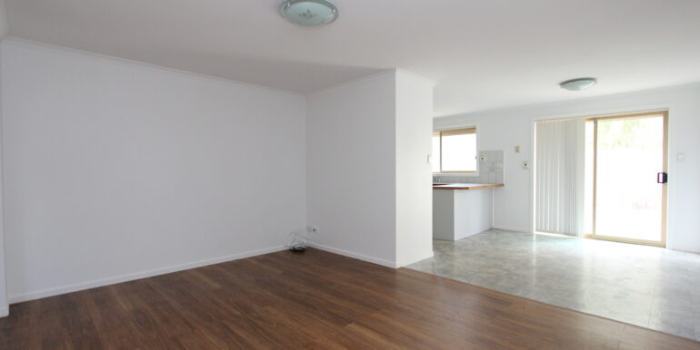 2-34 Somerset_living2