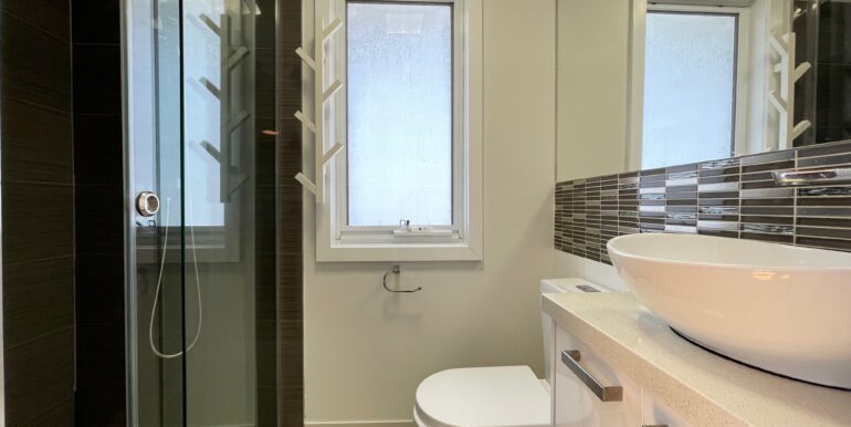 23b Stirling st_bathroom upstair