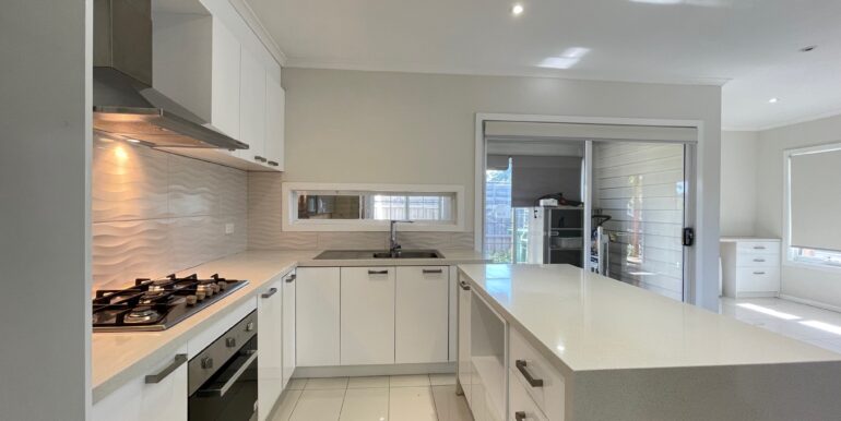 23b Stirling st_kitchen2