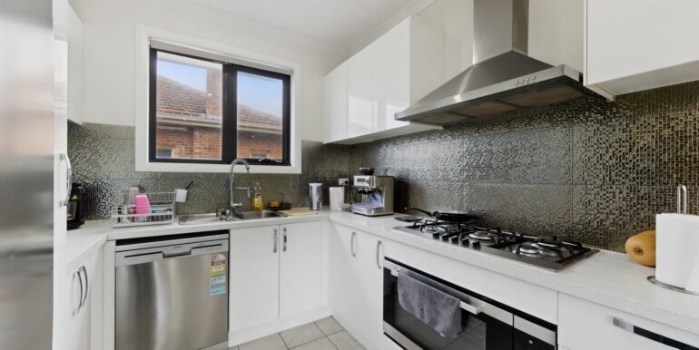 03_townhouse_1_32_marnoo_street_braybrook_victoria_3019-edit
