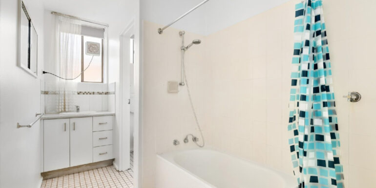 1-13empire_bath