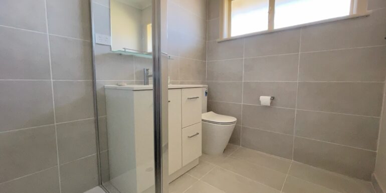 5-33 Conrad st_bath