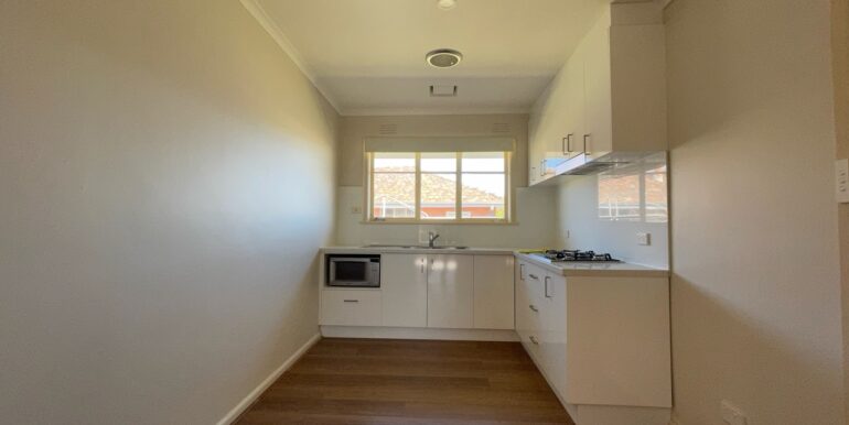 5-33 Conrad st_kitchen
