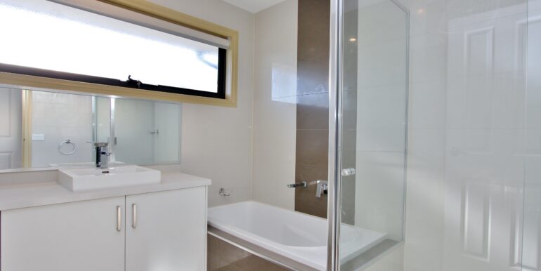 26 Janson St_bath