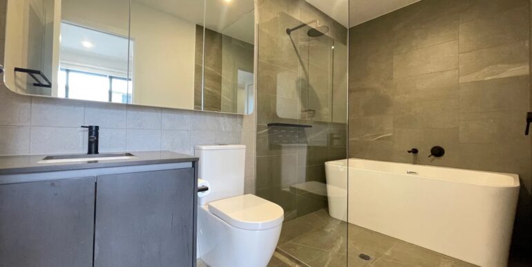 bathroom2